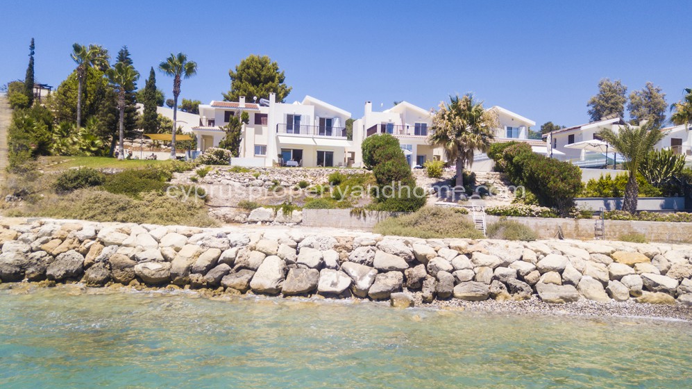 Villa in Pegeia - view 1