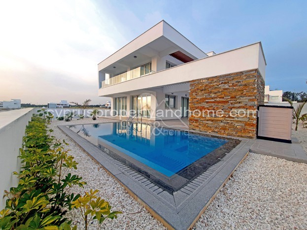 Villa in Yeroskipou - view 1
