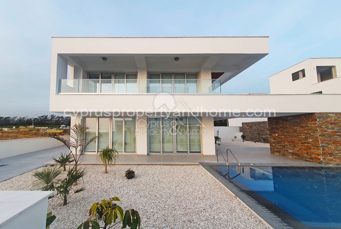 Villa in Yeroskipou - Image 2