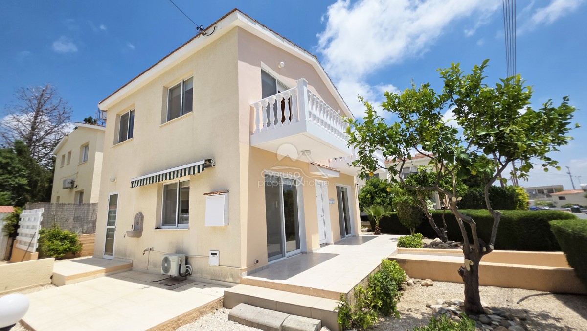 Villa in Paphos - view 1